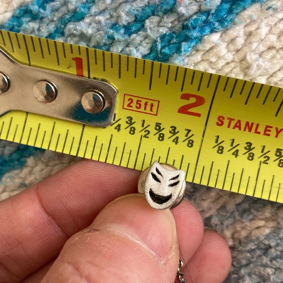 Silver Japanese mask tie pin - Picture 4 of 5